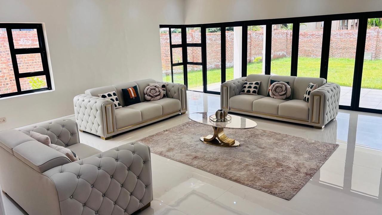 Photo of Livingroom in Harare East