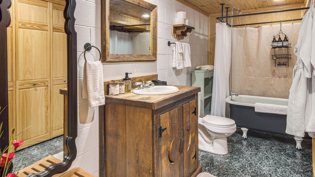 Photo of Bathroom in Saluda