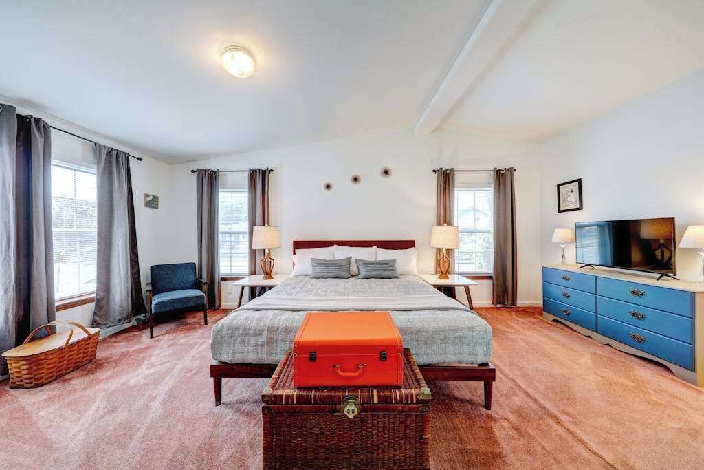 Photo of Bedroom in Country Club Estates