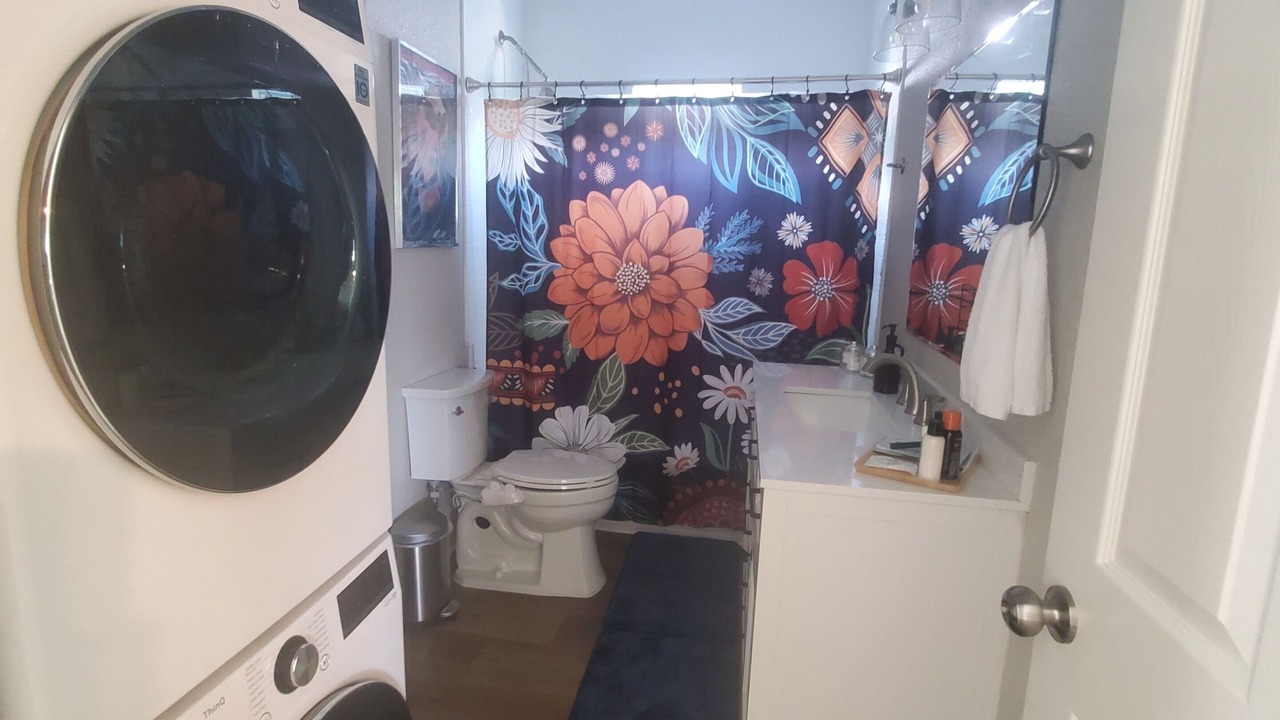 Photo of Bathroom in Nevada Street