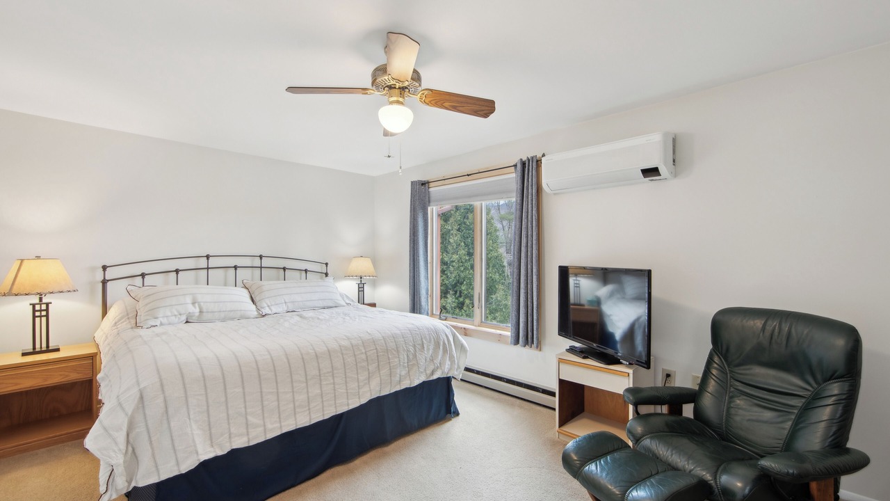 Photo of Bedroom in North Creek