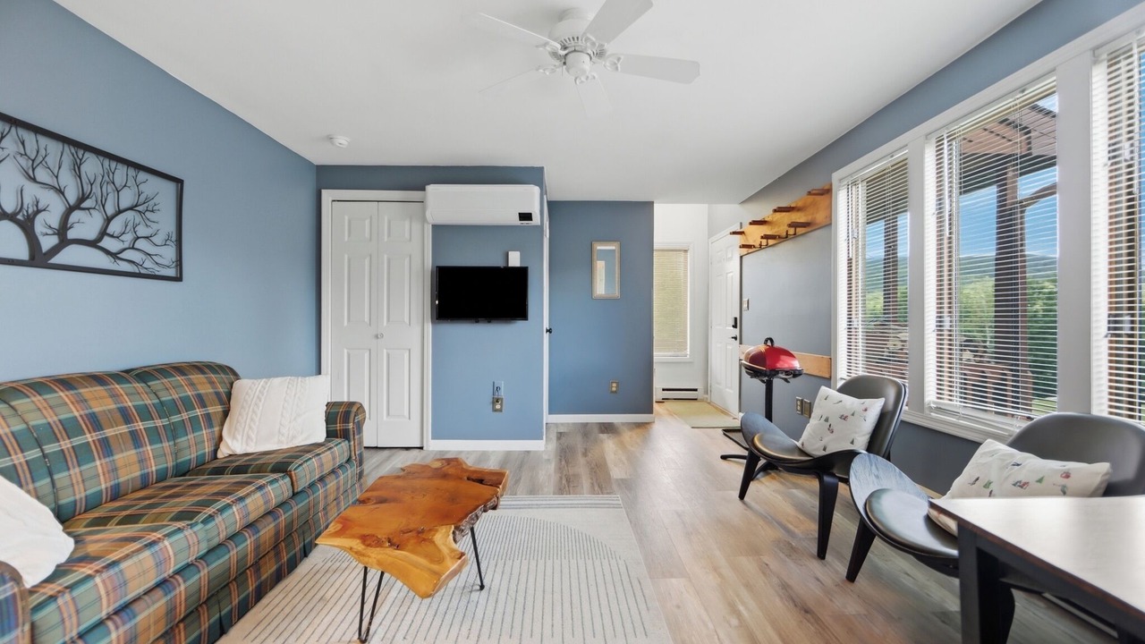 Photo of Livingroom in North Creek