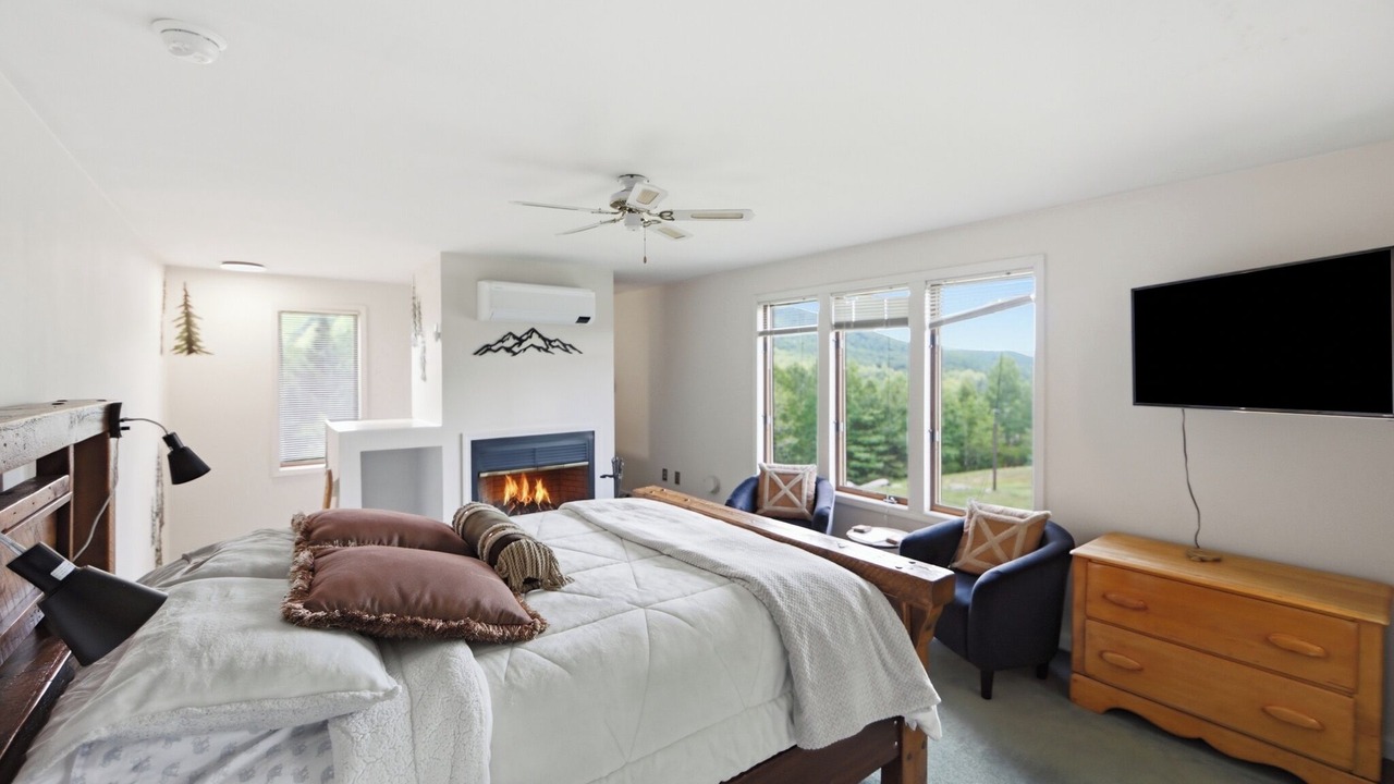 Photo of Bedroom in North Creek