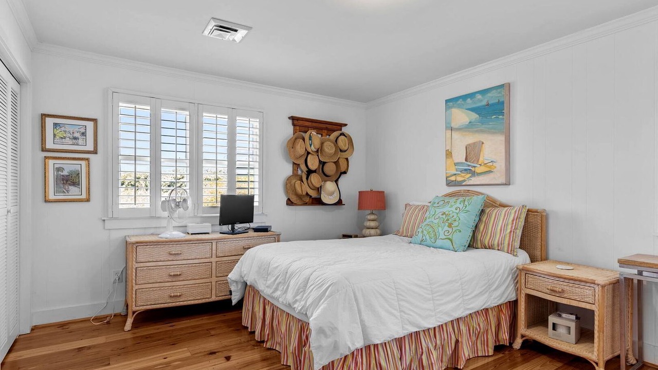 Photo of Bedroom in Atlantic Beach