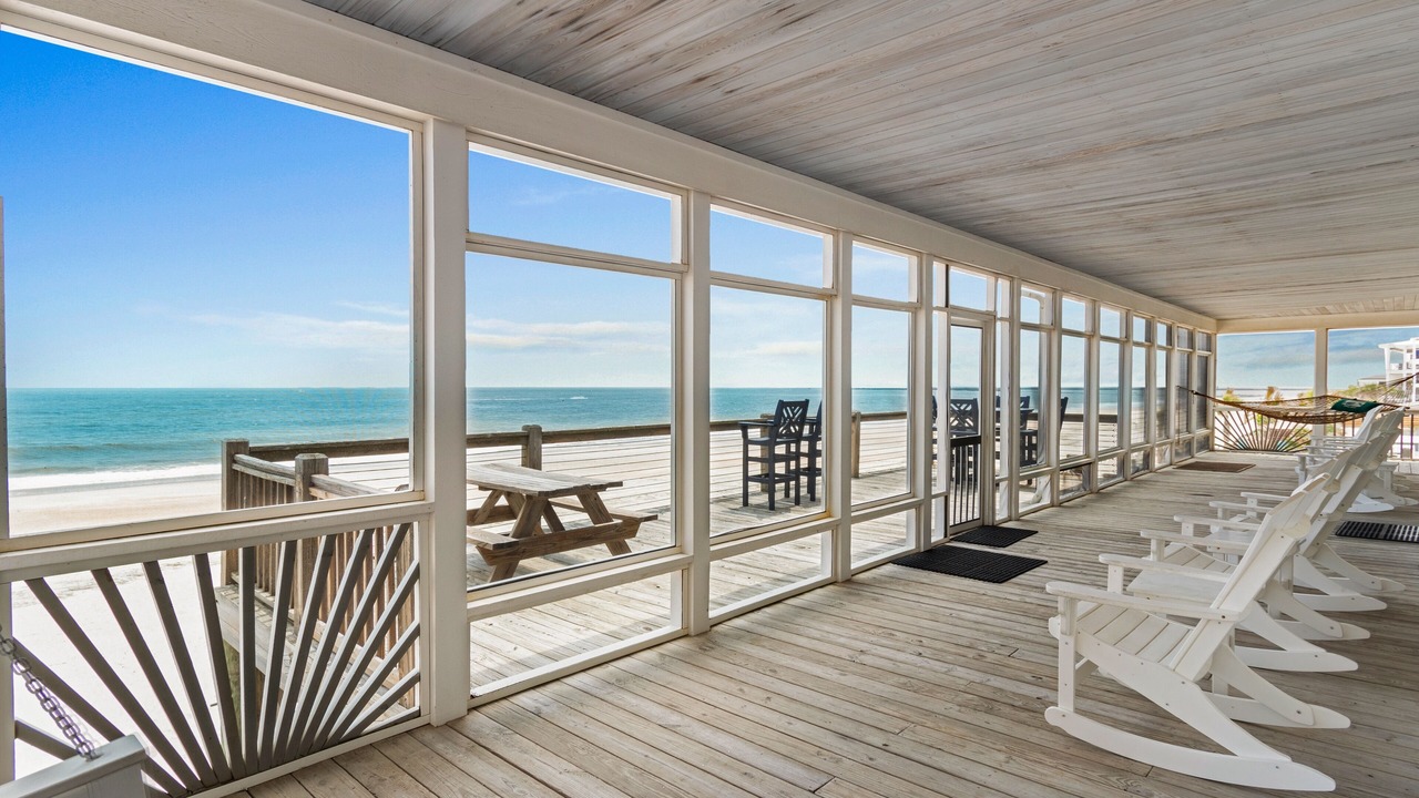 Photo of Patio Balcony in Inlet Harbour