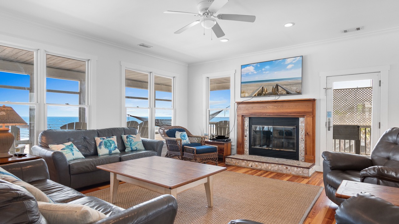 Photo of Livingroom in Inlet Harbour