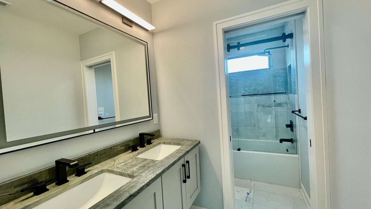 Photo of Bathroom in Country Club Estates