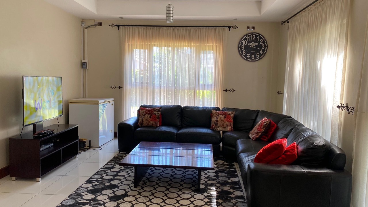 Photo of Livingroom in Harare East
