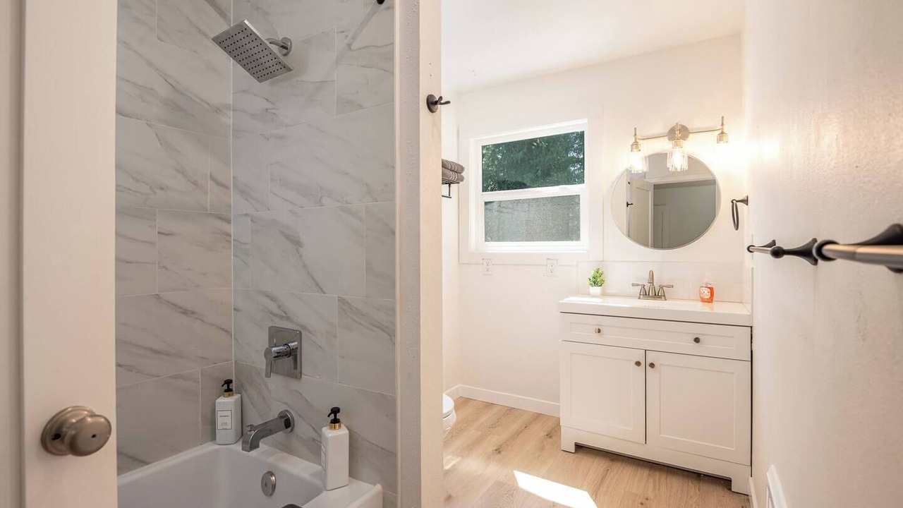 Photo of Bathroom in McKenzie Bridge