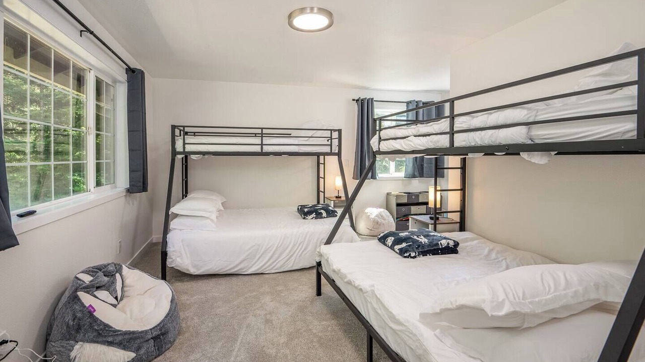 Photo of Bedroom in McKenzie Bridge