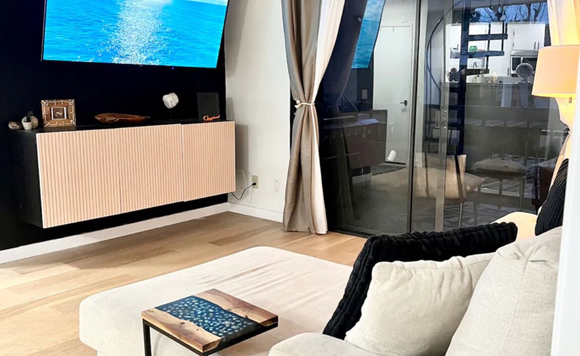 Photo of Livingroom in Yorktown