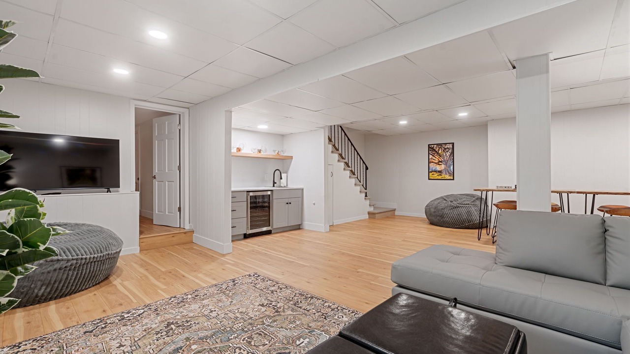 Photo of Livingroom in Norton Shores