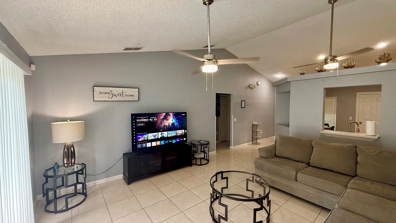 Photo of Livingroom in Highlands Reserve