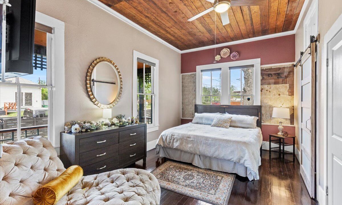 Photo of Bedroom in St. Paul Square