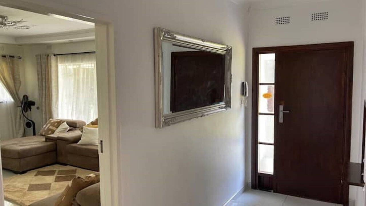Photo of Livingroom in Harare