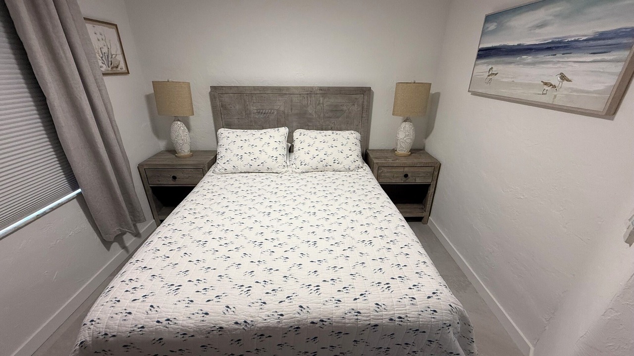 Photo of Bedroom in Golden Beach