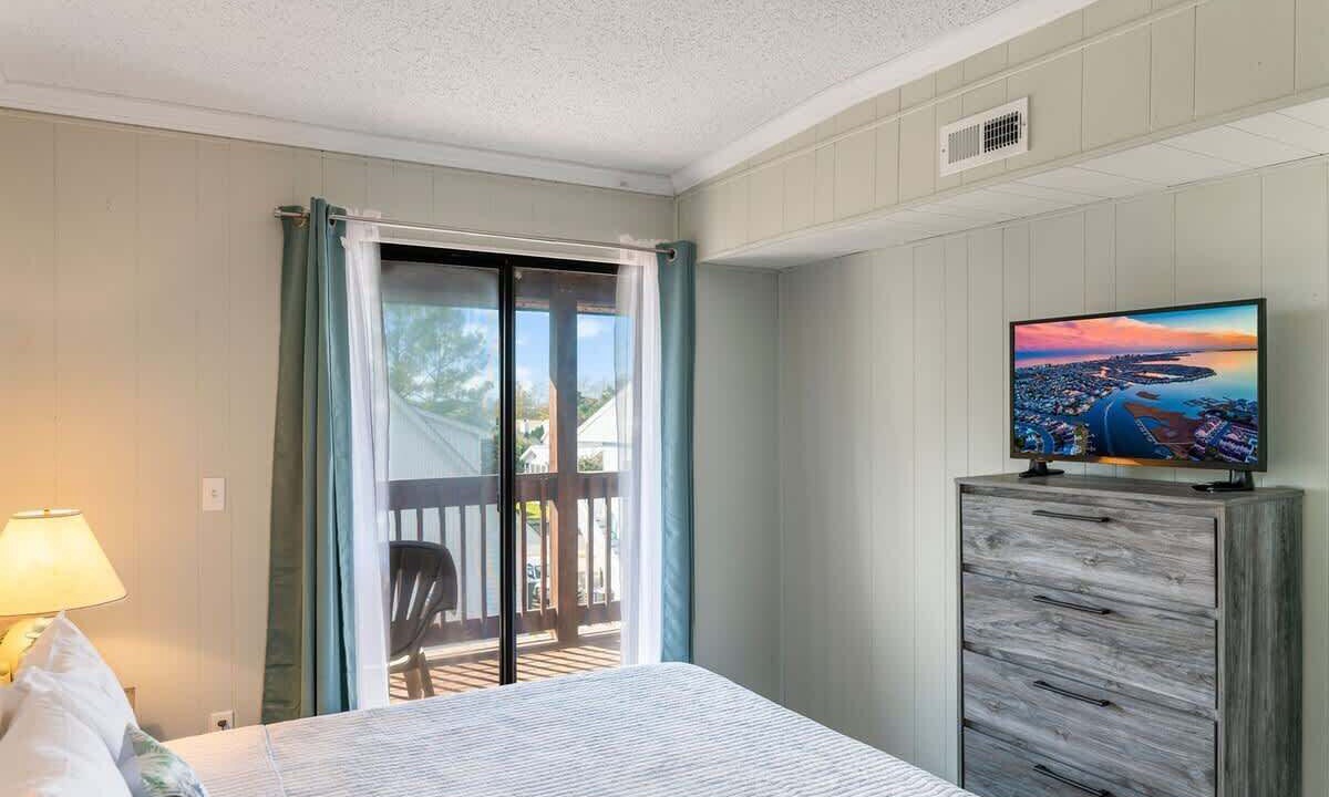 Photo of Bedroom in Caine Woods