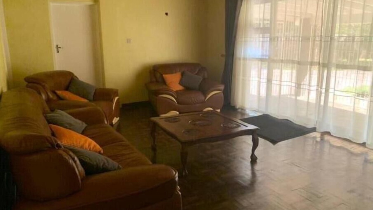 Photo of Livingroom in Harare East