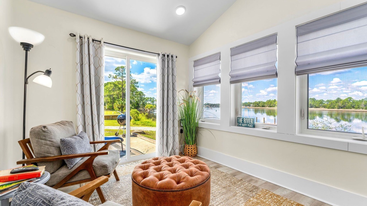 Photo of Livingroom in Carrabelle