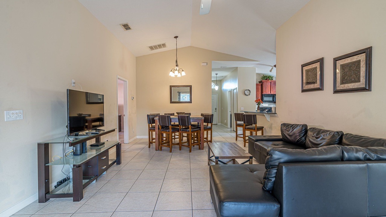 Photo of Livingroom in Sandy Ridge