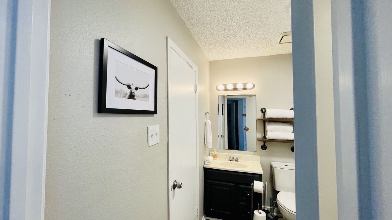 Photo of Bathroom in Mahncke Park