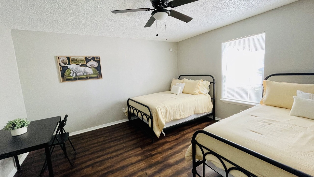 Photo of Bedroom in Mahncke Park