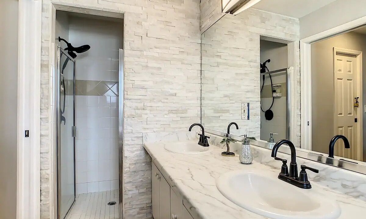 Photo of Bathroom in Ridge Wood Heights