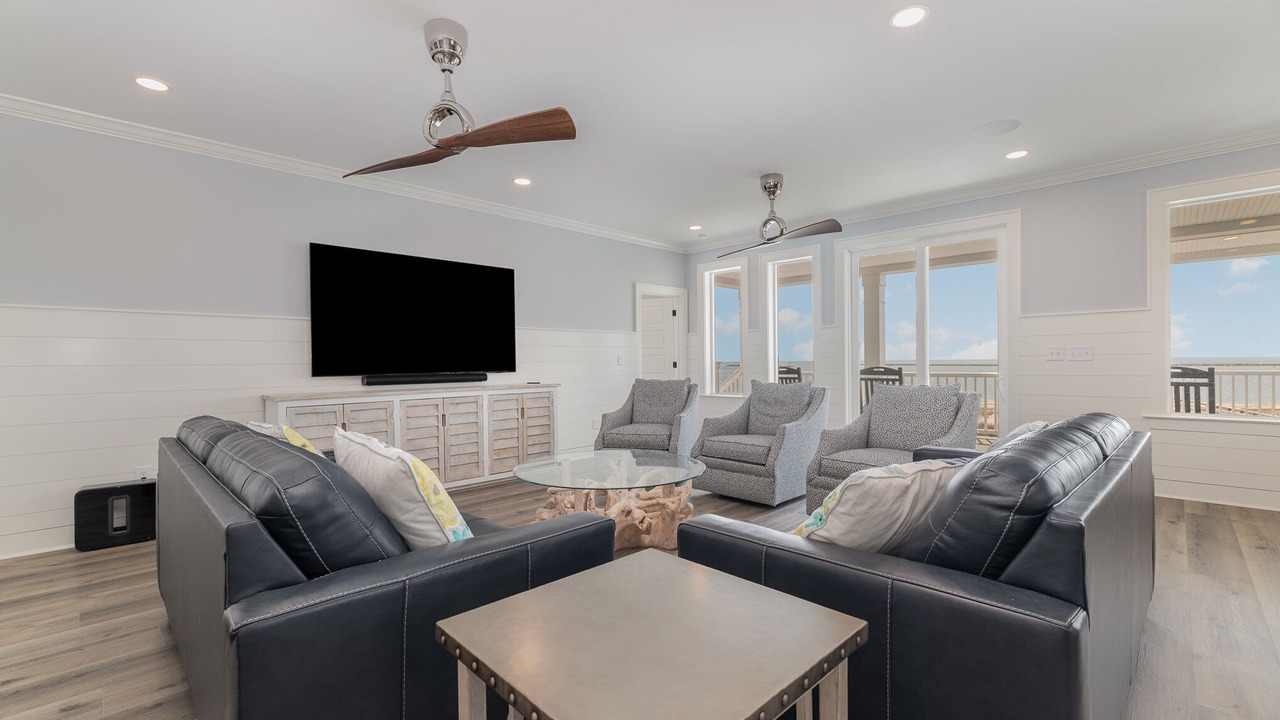 Photo of Livingroom in Inlet Harbour