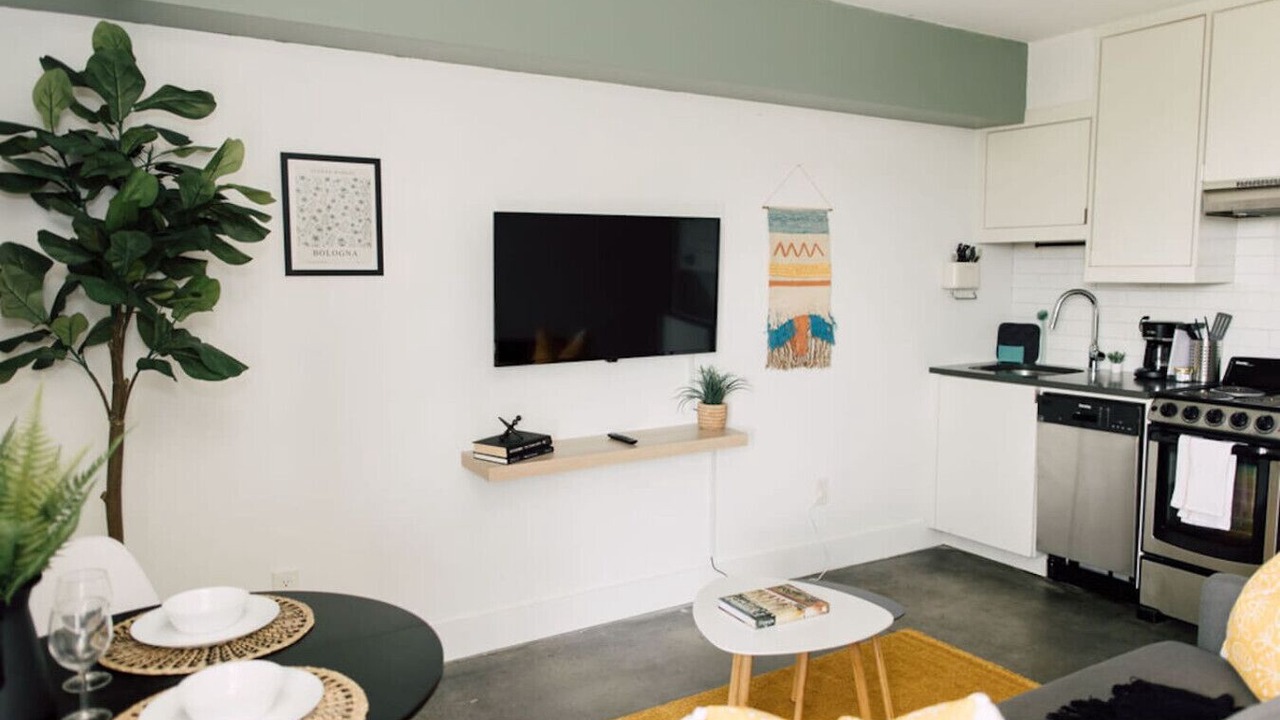 Photo of Livingroom in Virginia Highland
