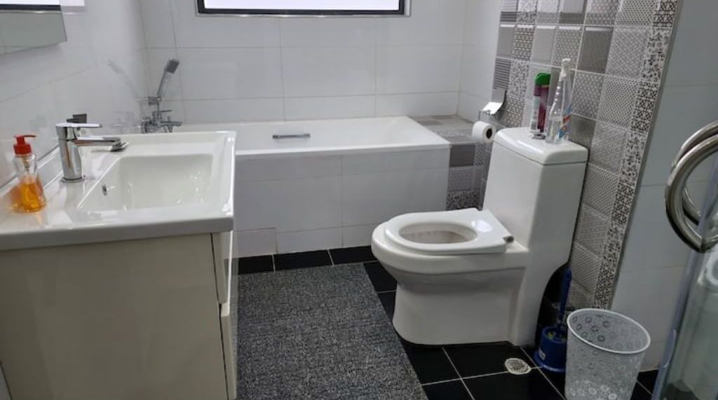 Photo of Bathroom in Greendale