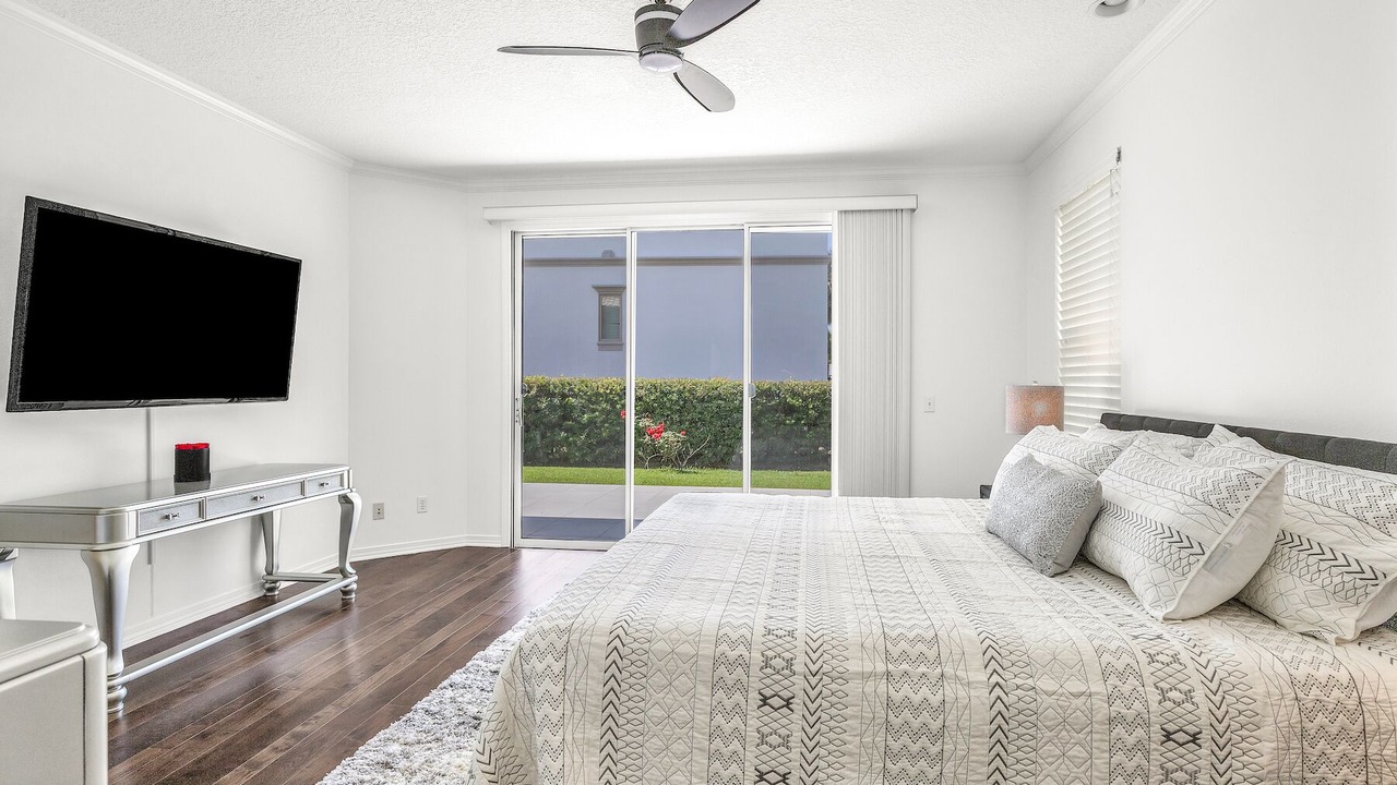 Photo of Others in Avalon Beach Estates