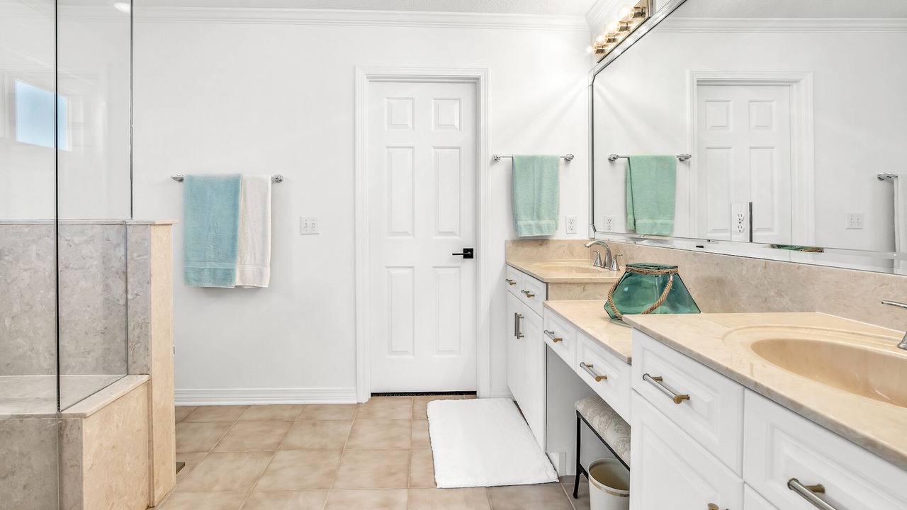 Photo of Bathroom in Avalon Beach Estates