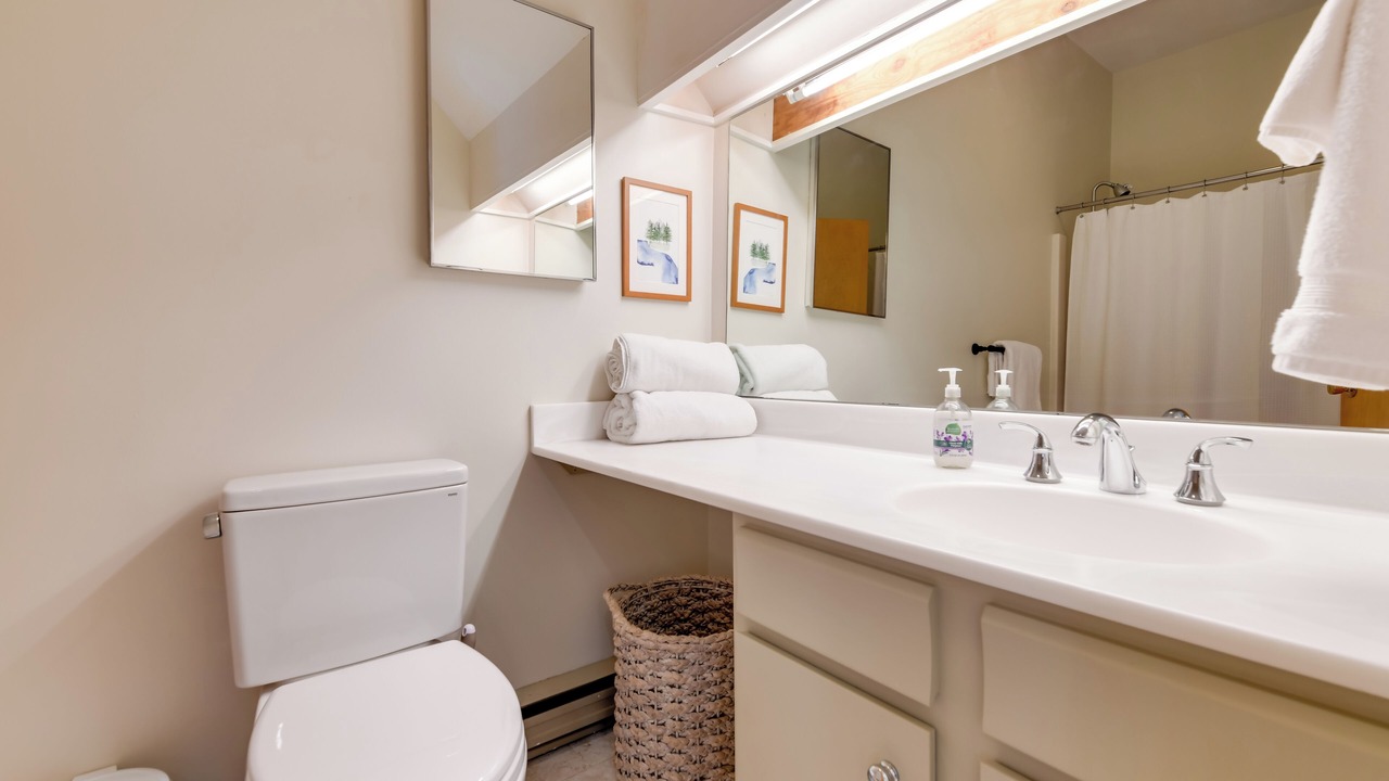 Photo of Bathroom in Warren