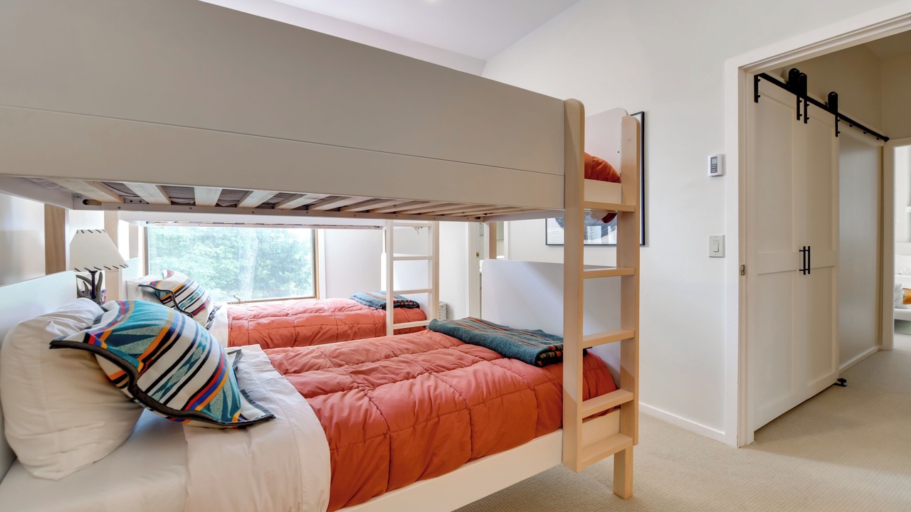 Photo of Bedroom in Warren