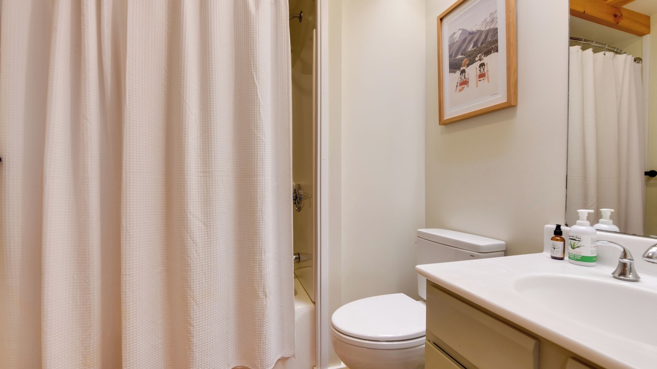 Photo of Bathroom in Warren