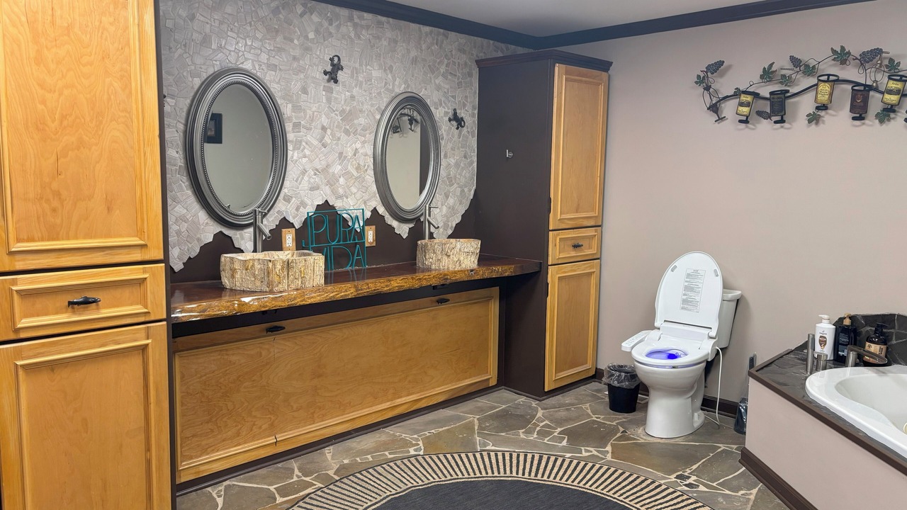 Photo of Bathroom in White Plains