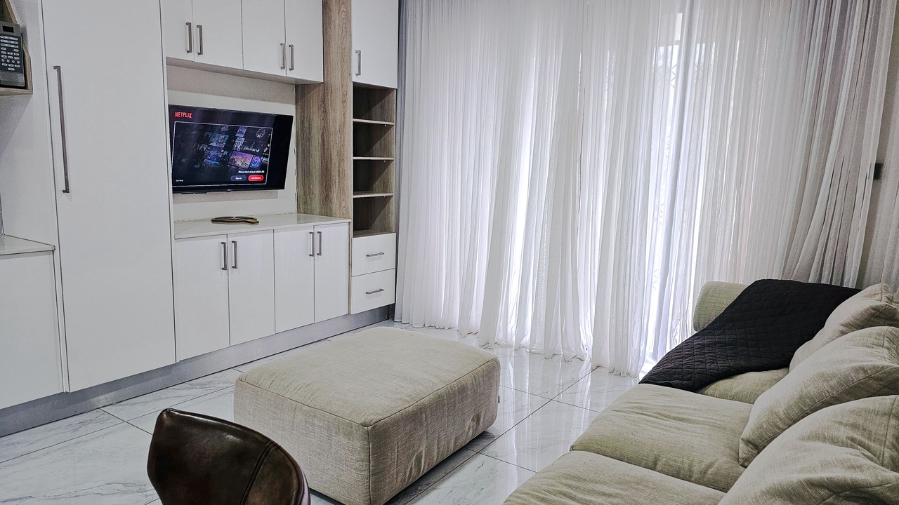 Photo of Livingroom in Cathedral Hill
