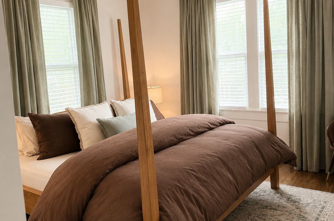 Photo of Bedroom in River Road