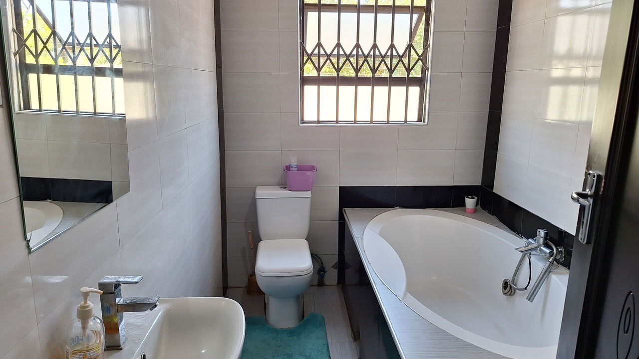 Photo of Bathroom in Chiawa Conservancy