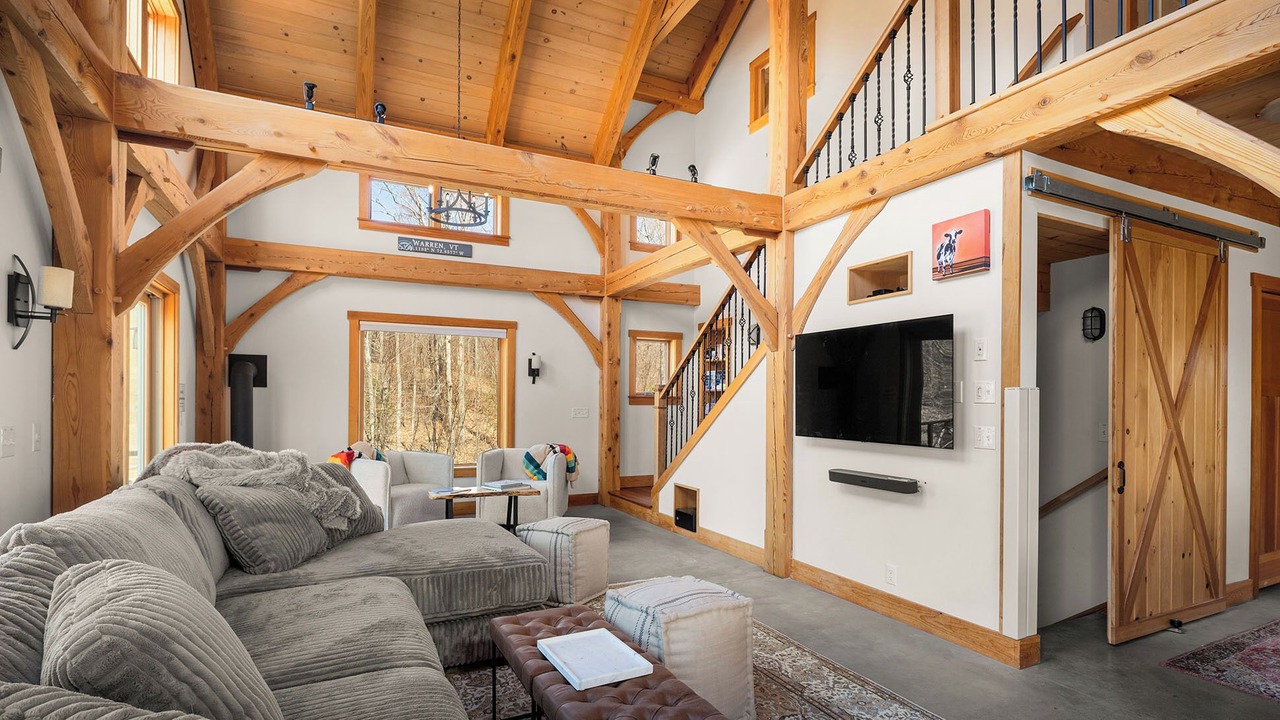 Photo of Livingroom in Warren