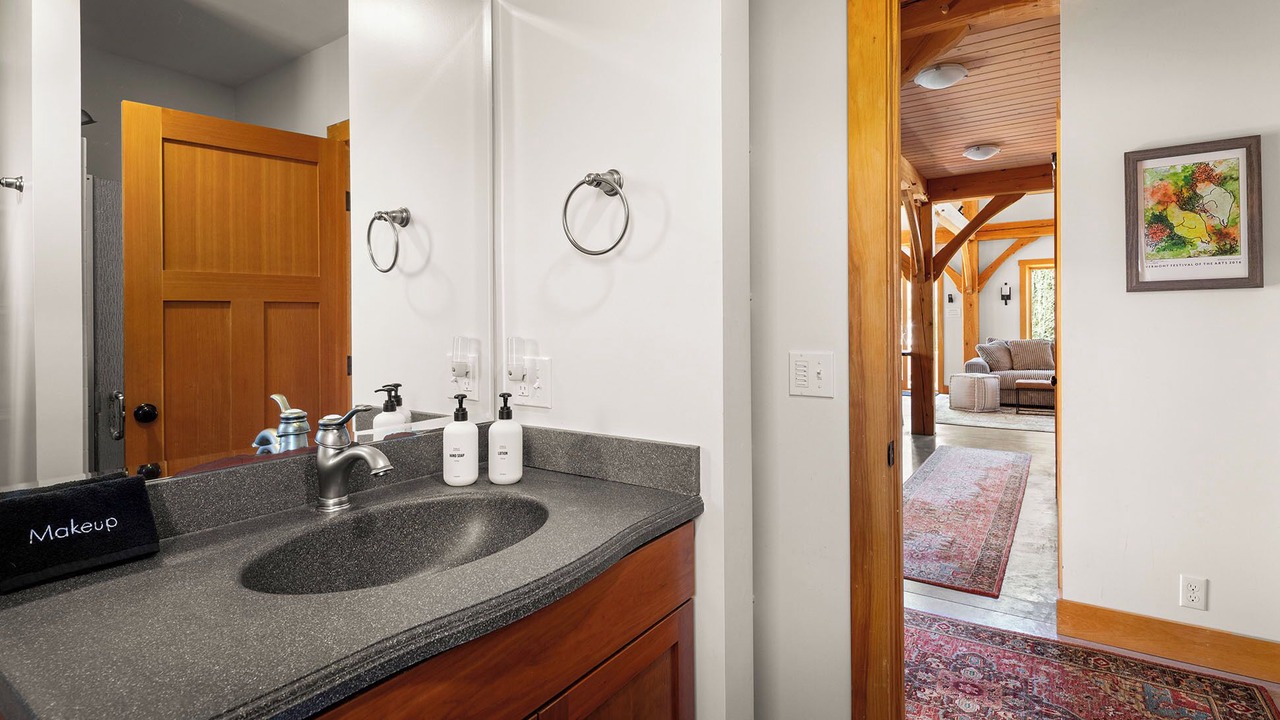 Photo of Bathroom in Warren