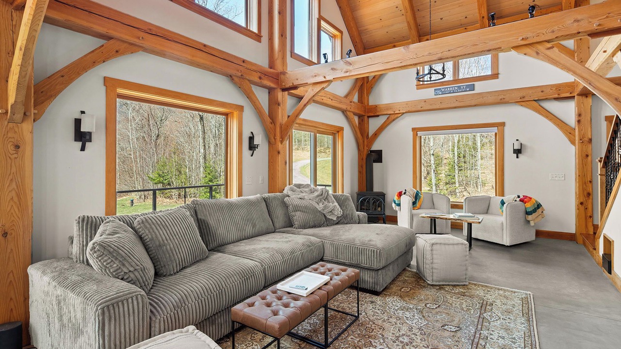 Photo of Livingroom in Warren