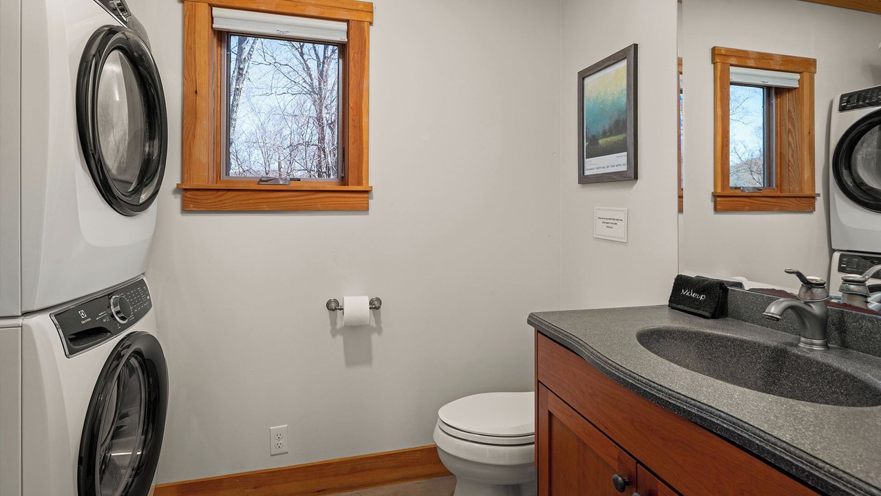 Photo of Bathroom in Warren