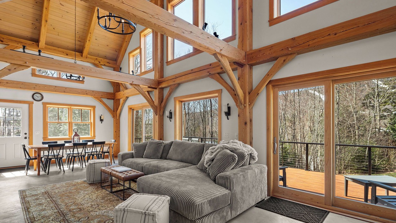 Photo of Livingroom in Warren