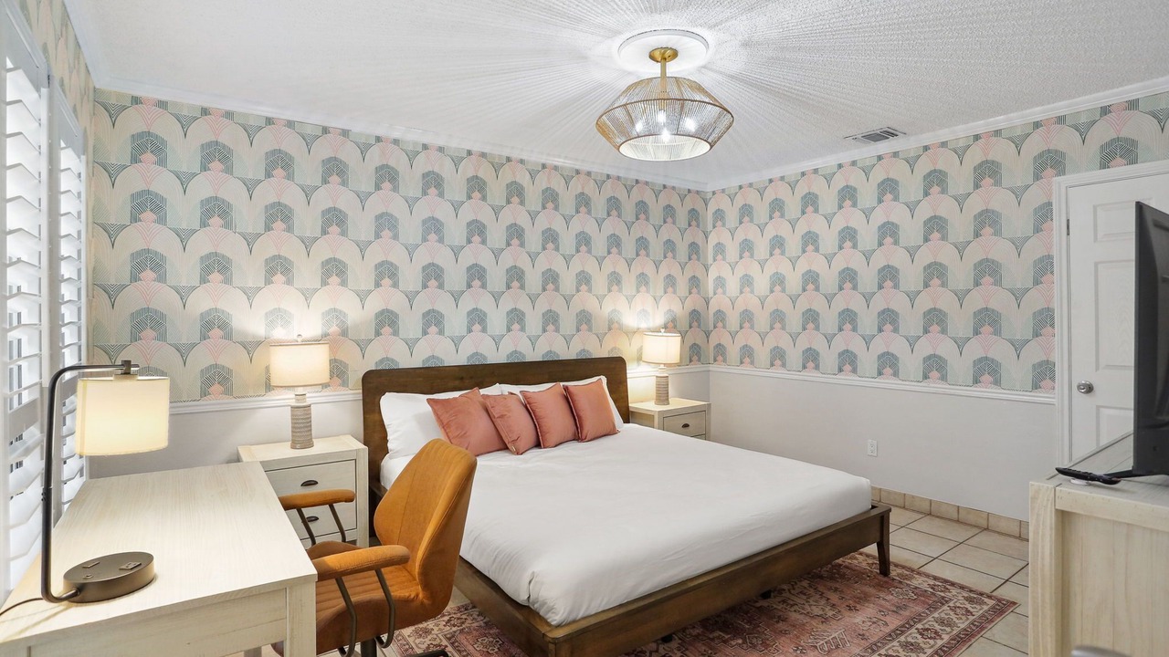 Photo of Bedroom in Whispering Oaks