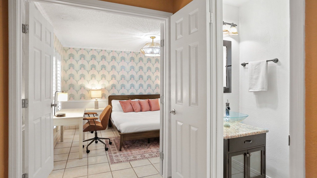 Photo of Bedroom in Whispering Oaks