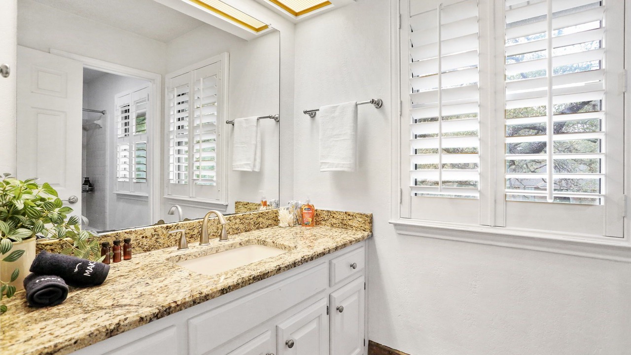 Photo of Bathroom in Whispering Oaks