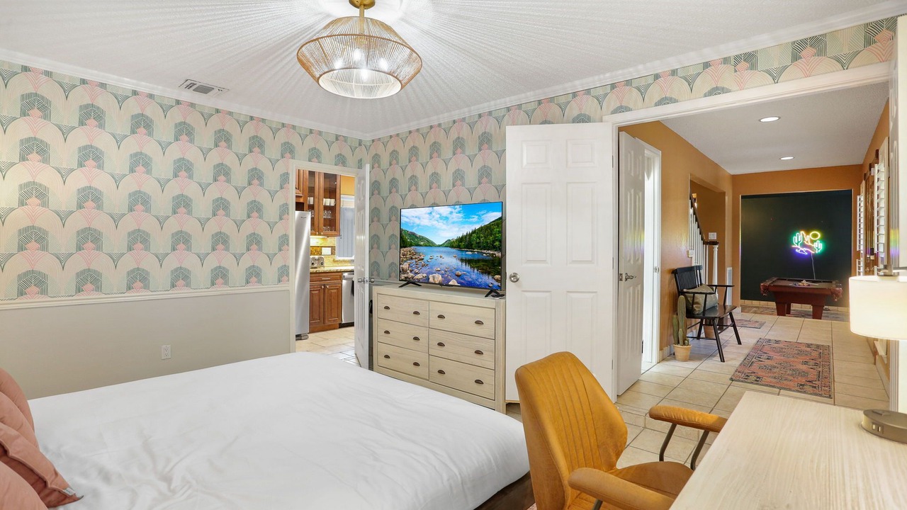 Photo of Bedroom in Whispering Oaks
