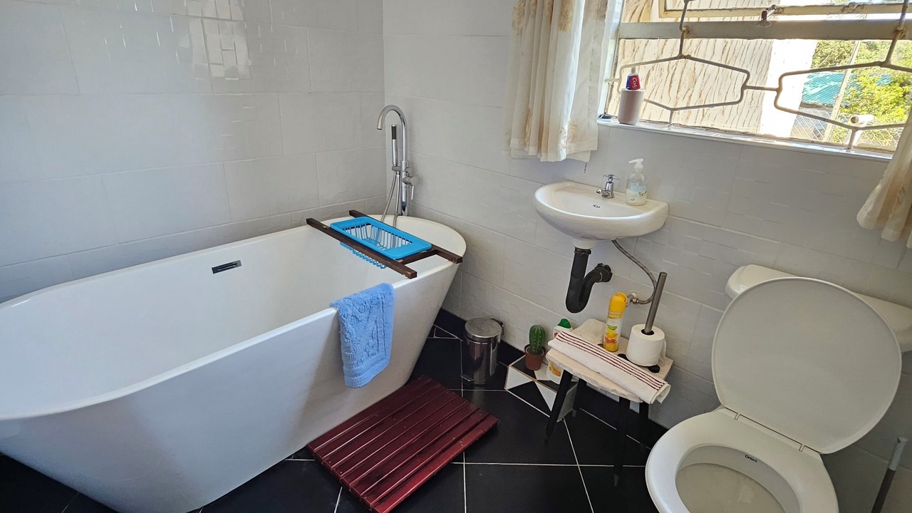 Photo of Bathroom in Juliasdale