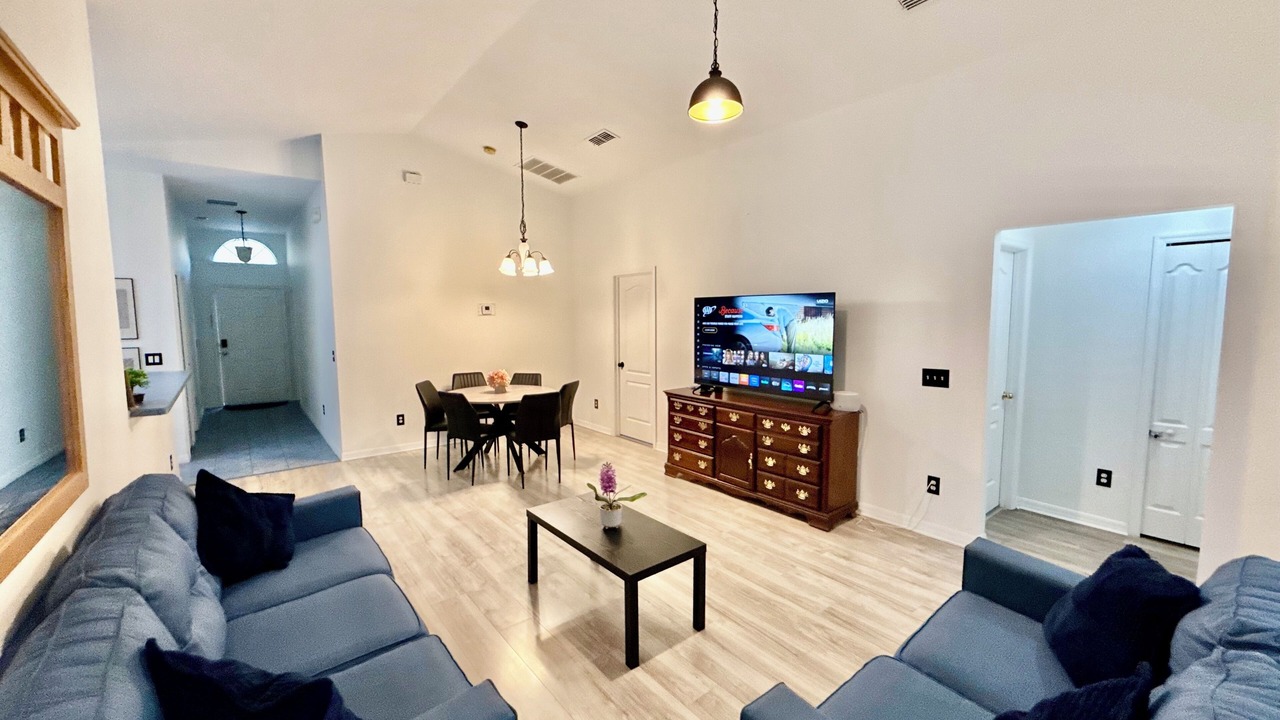 Photo of Livingroom in West Haven
